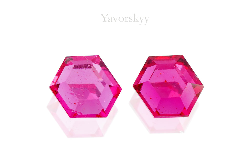 Pinkish-Red Spinel 0.29 ct / 2 pcs