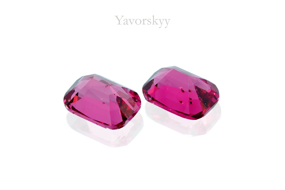 Pinkish-red Spinel 0.31 ct / 2 pcs