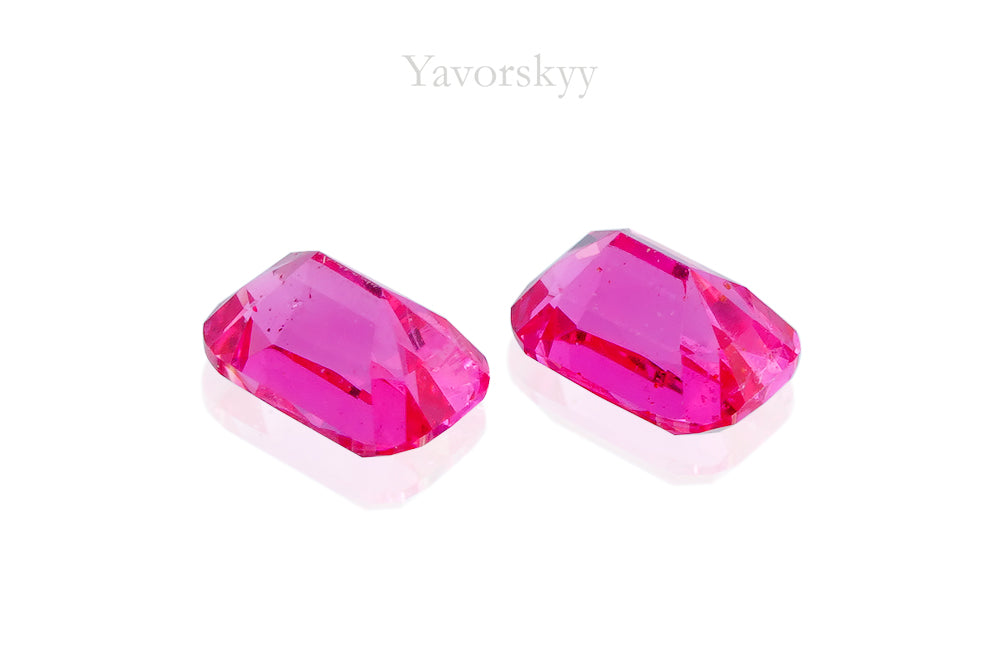 Pinkish-red Spinel 0.33 ct / 2 pcs