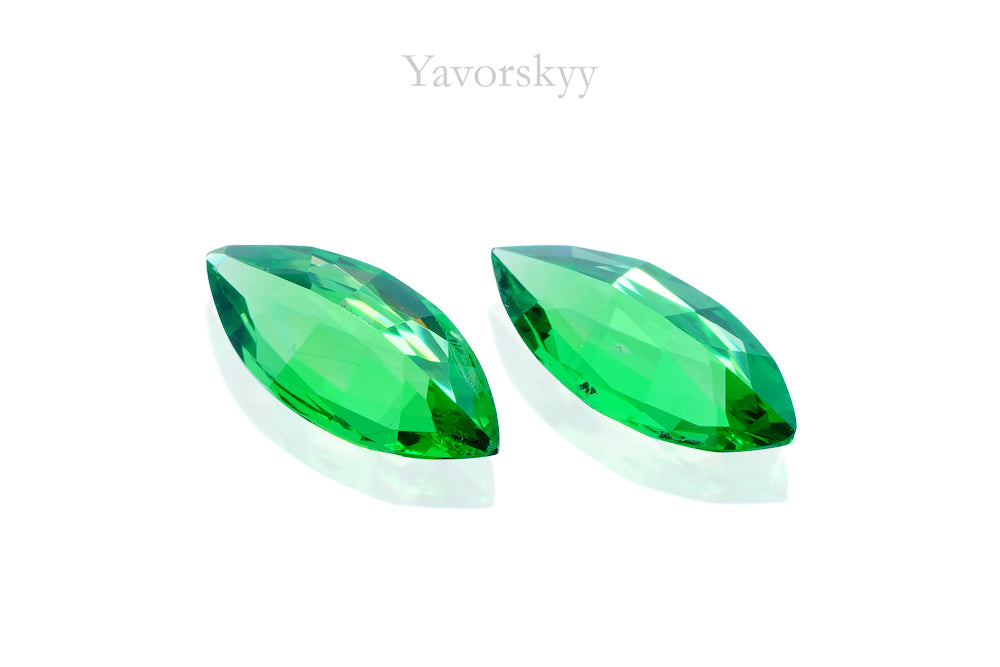 Tsavorite 0.35 ct / 2 pcs
