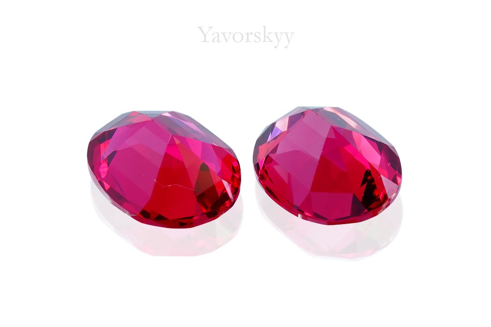 Red Spinel 0.87 ct / 2 pcs