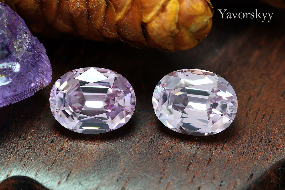 Grey Spinel 1.76 cts / 2 pcs