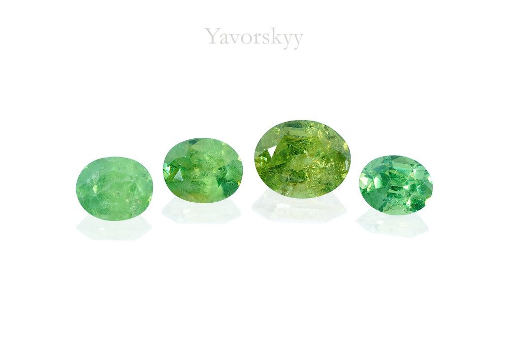 1.84cts green Demantoid oval front view image