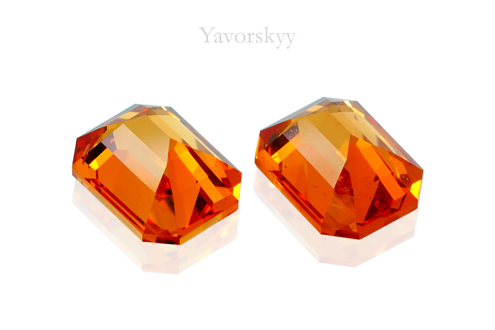 Mandarin Garnet 2.28 cts / 2 pcs