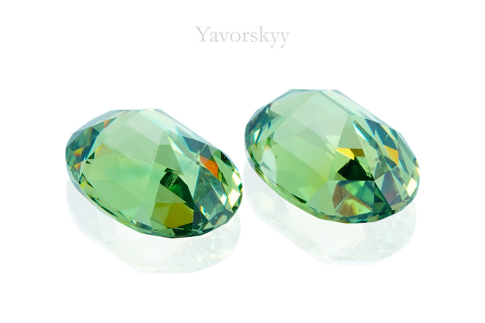 Demantoid 2.37 cts / 2 pcs