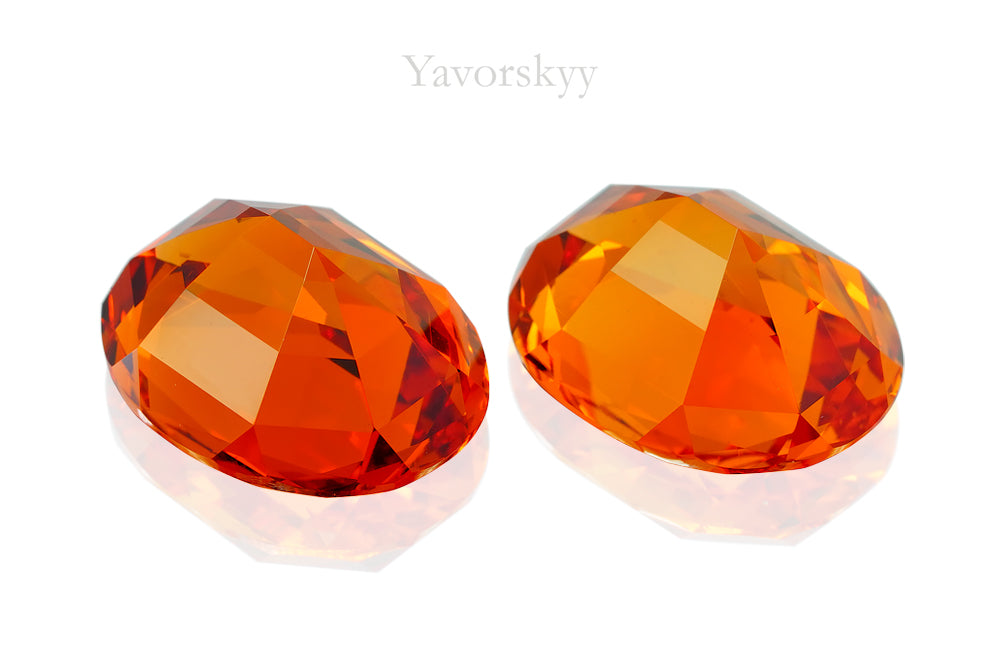 Mandarin Garnet 22.16 cts / 2 pcs