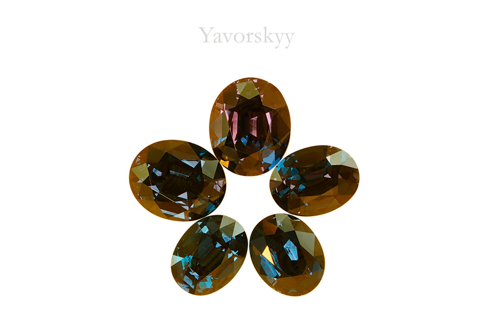 Color-change Garnet 4.18 cts / 5 pcs