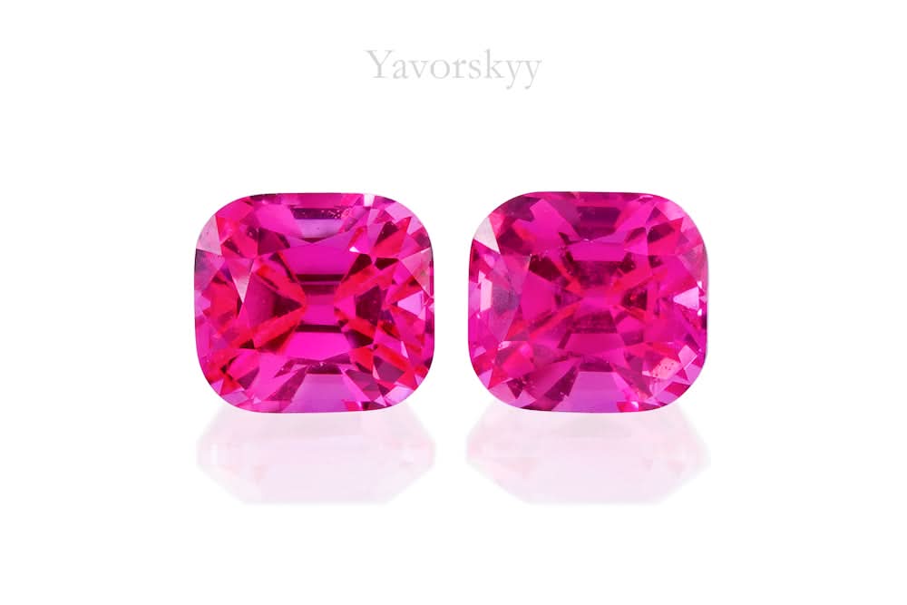 Pinkish-red Spinel 0.41 ct / 2 pcs