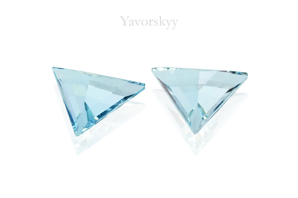 Bottom view picture of trillion aquamarine 0.47 cts match pair