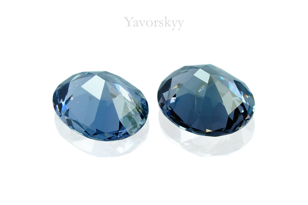 Spinel 2.27 ct / 2 pcs
