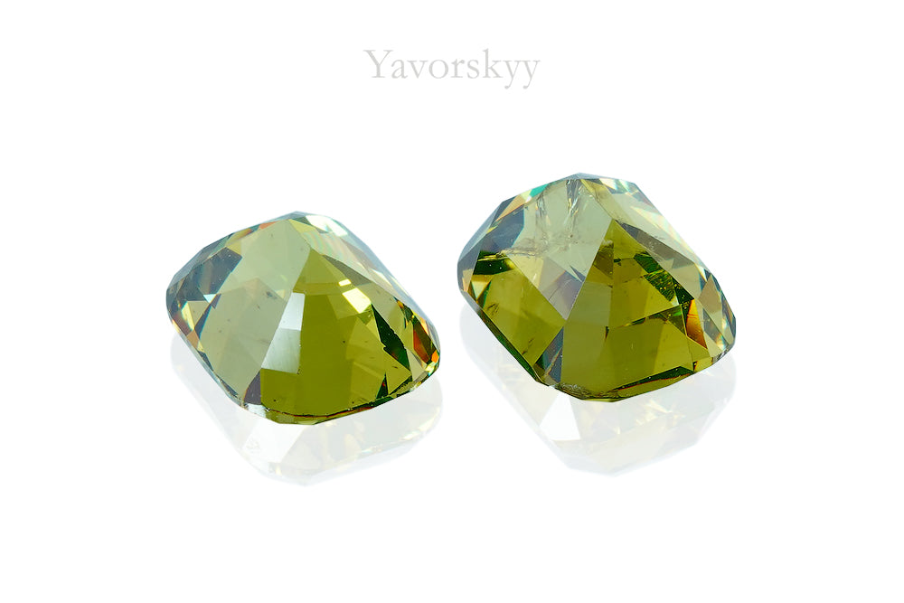 Demantoid 2.40 cts / 2 pcs
