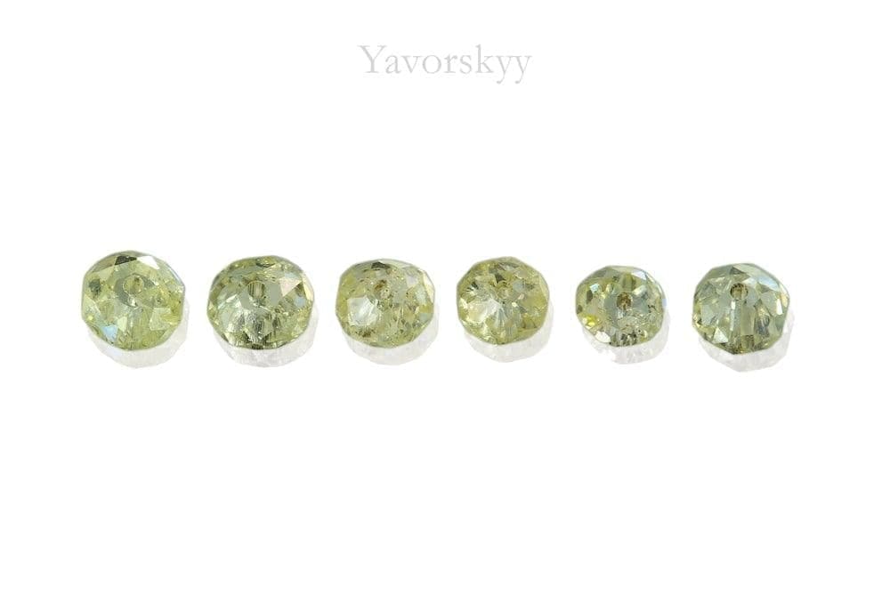 A top view photo of 0.43 ct white diamond