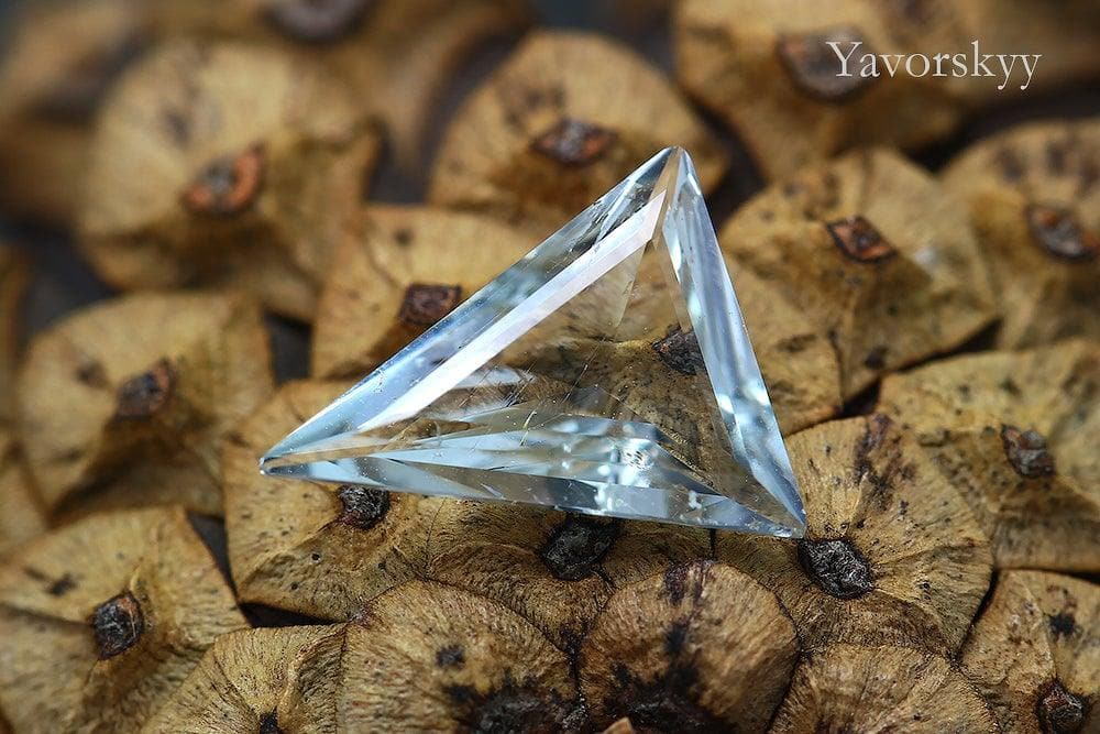 Top view photo of  aquamarine 0.70 ct