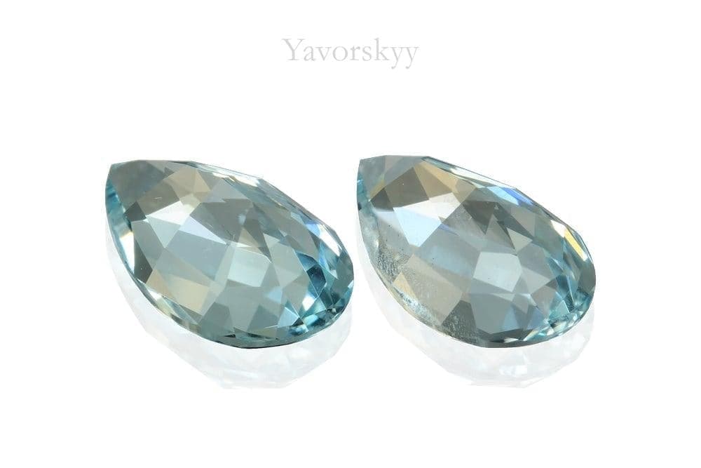 Photo of back side of aquamarine 1.49 cts match pair