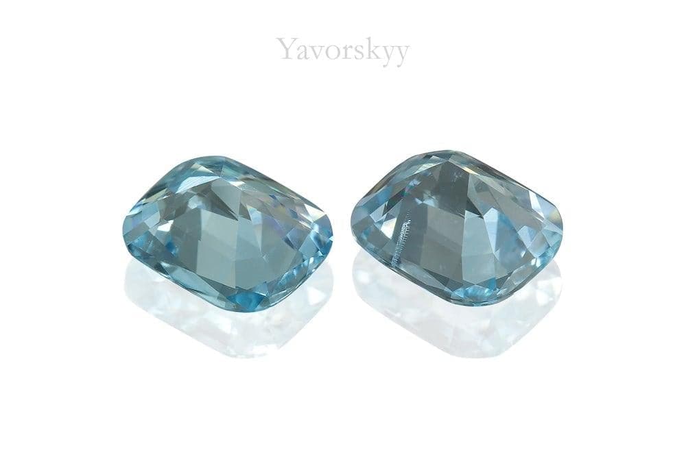 Aquamarine stone 1.50 carats bottom view photo