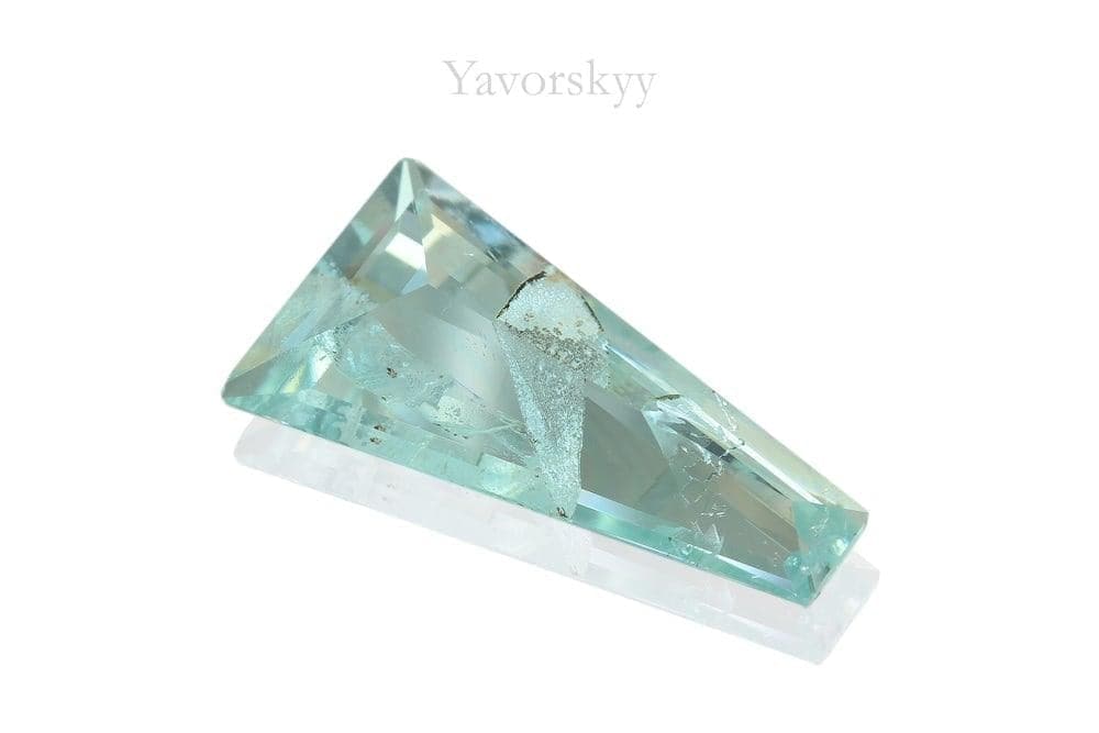 Aquamarine 1.79 cts bottom view photo
