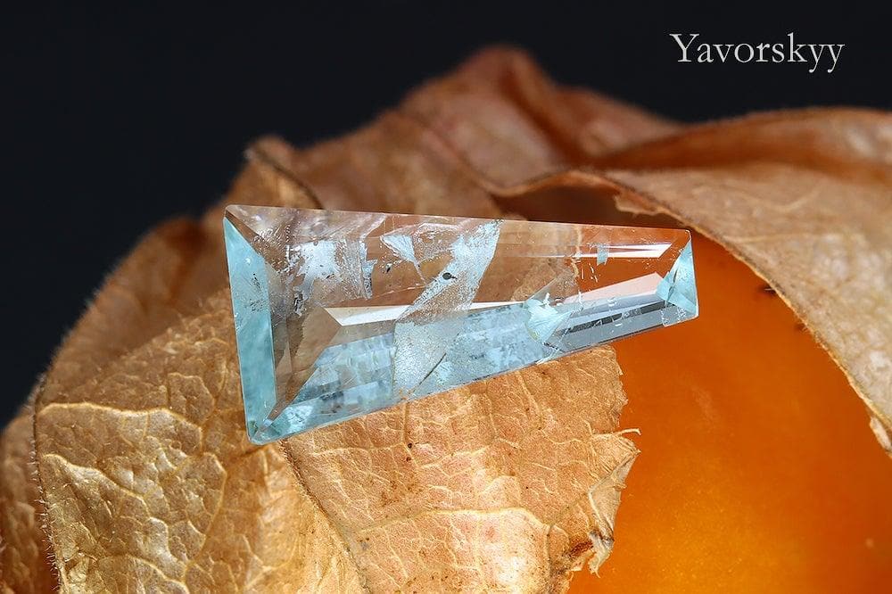 Top view photo of aquamarine 1.79 cts