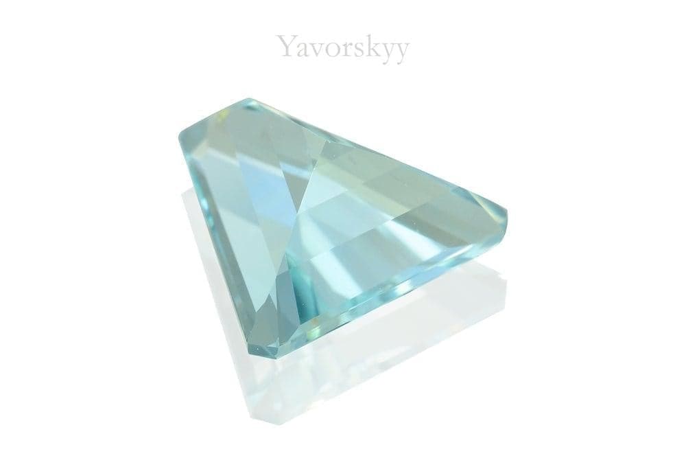 Photo of bottom view of aquamarine 1.85 cts