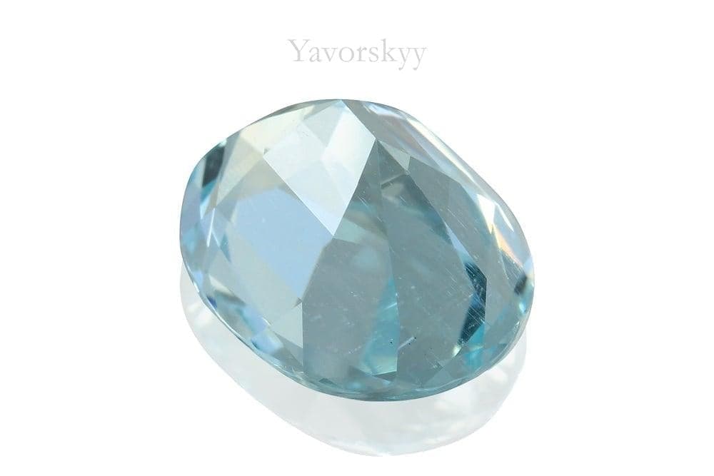 Oval cut aquamarine 1.98 carats bottom view image