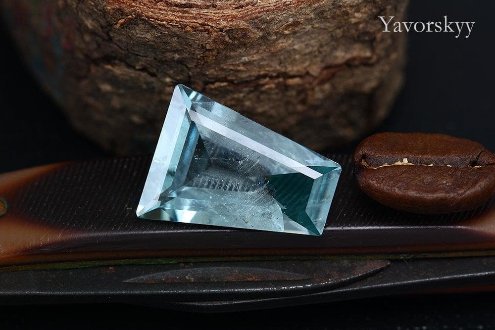 Aquamarine natural