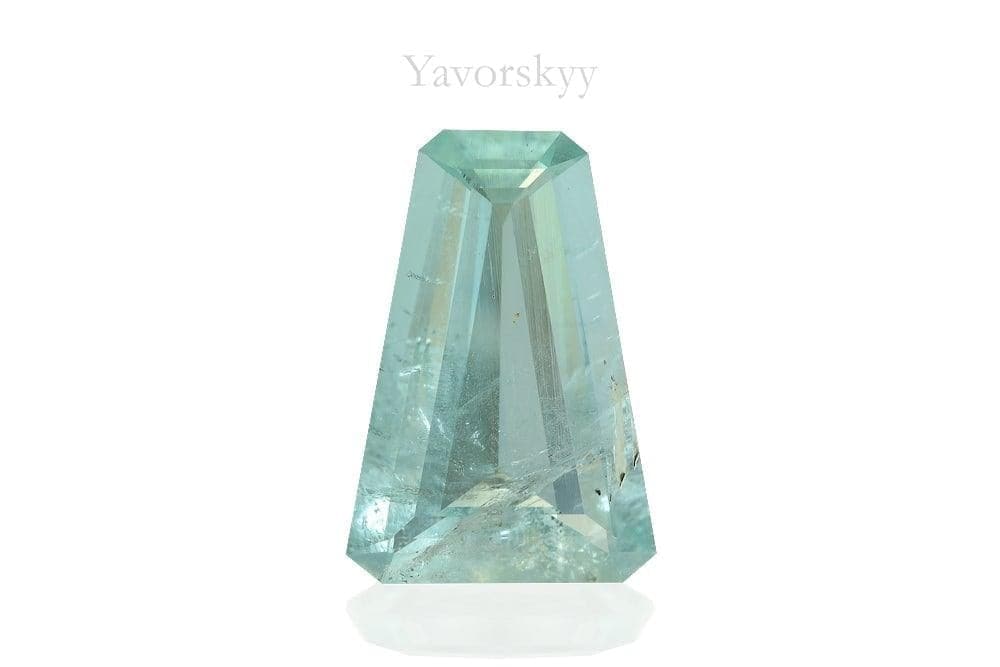 A photo of taperaquamarine 6.04 carats