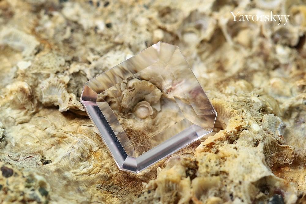 pink morganite 1.89 cts front view photo