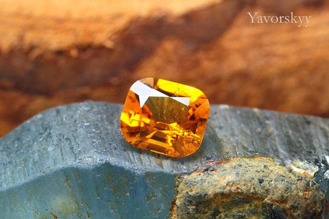 Top view photo of clinohumite 0.43 carat