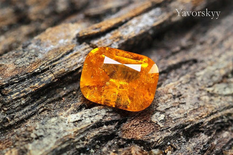 Top view photo of clinohumite 1.20 carats
