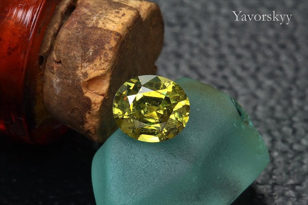 Top view photo of demantoid 0.67 ct
