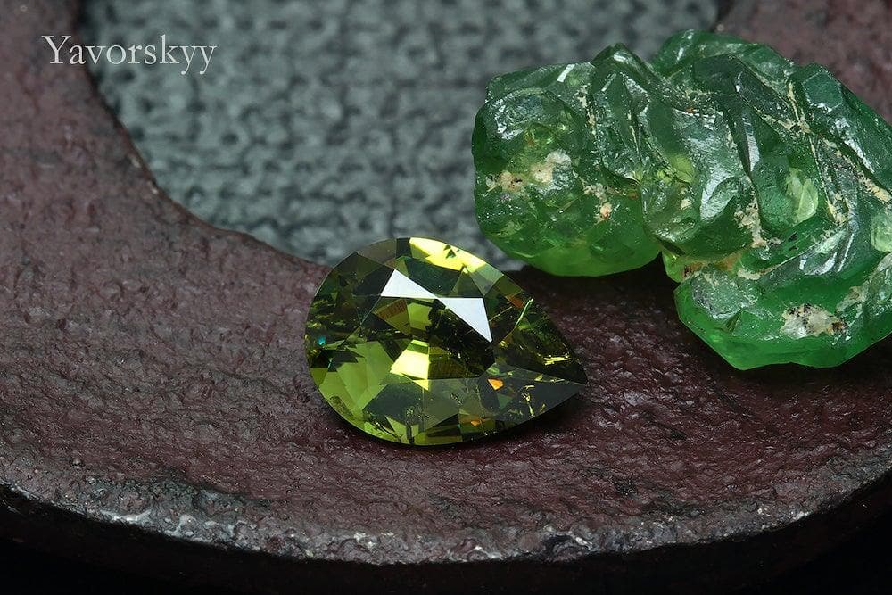 Demantoid pear shape 1.28 carats image