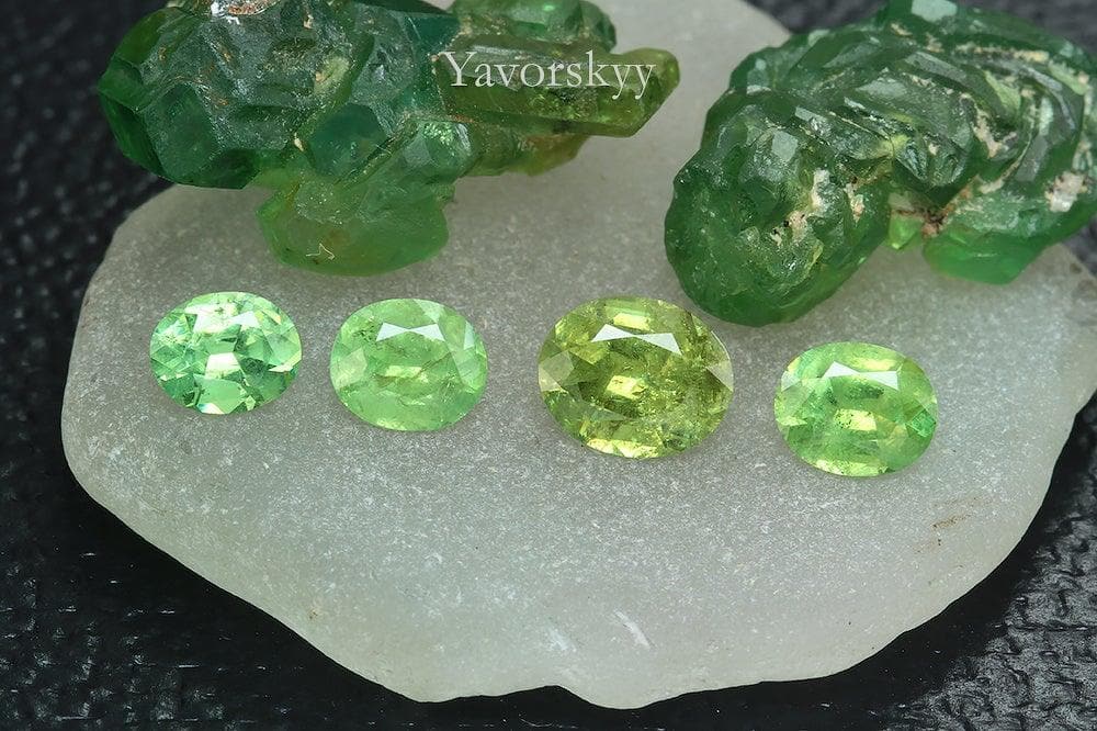 A Image of 1.84 ct green Demantoid