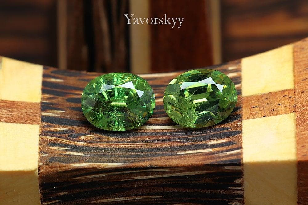 Demantoid 2.32 cts / 2 pcs - Yavorskyy