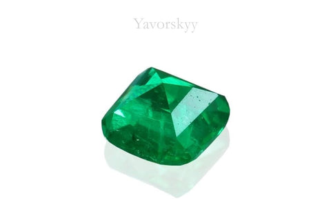 Green emerald 0.12 ct bottom view image