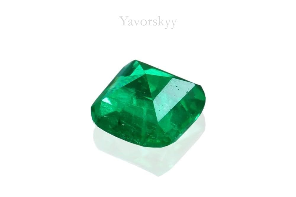 Green emerald 0.12 ct bottom view image