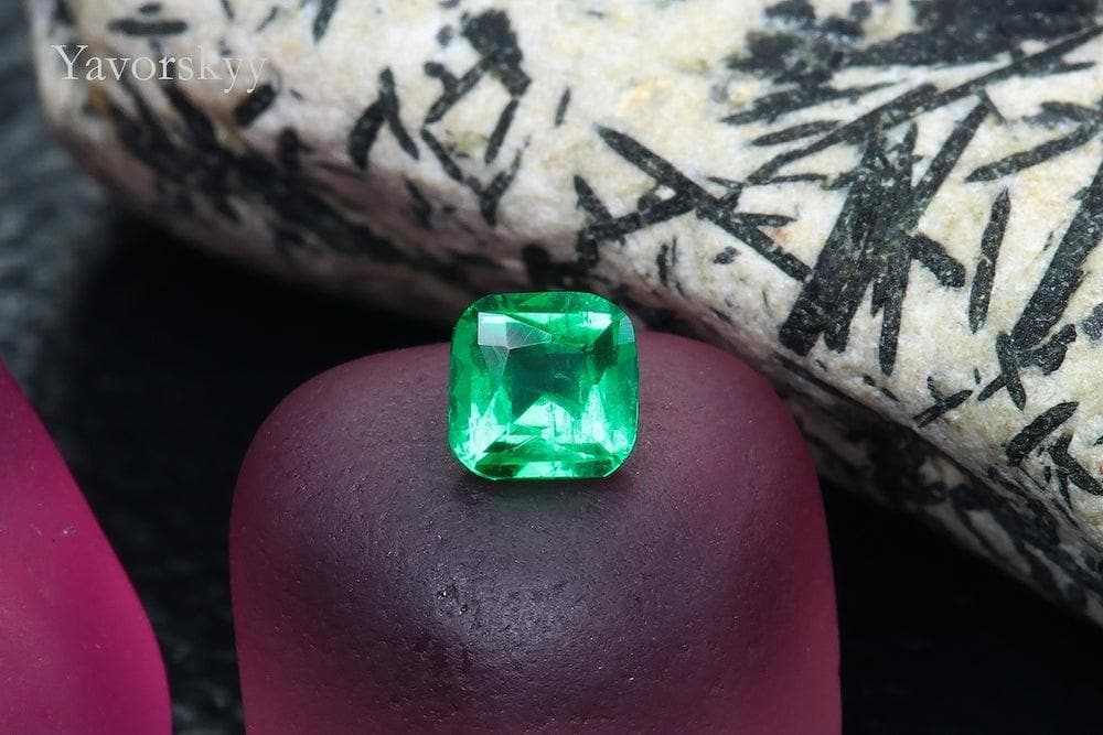 Photo of Emerald 0.12 ct