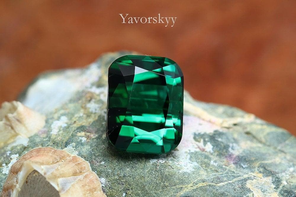 Cushion green tourmaline 3.69 cts top view image