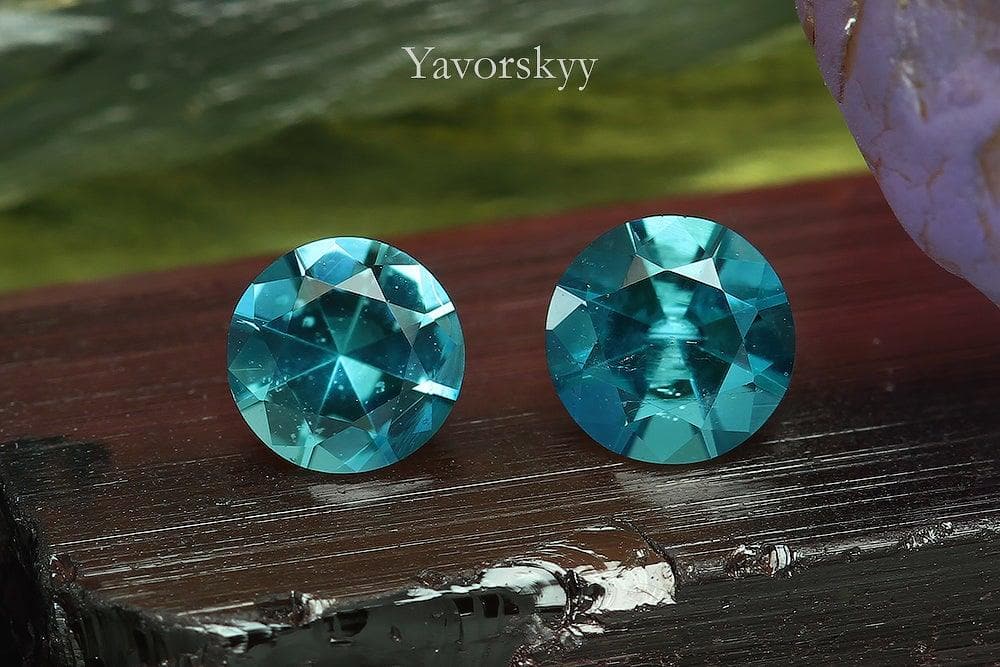 Top view photo of indigo tourmaline 0.35 carat