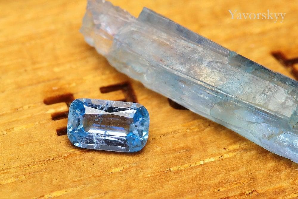 0.11 ct Jeremejevite