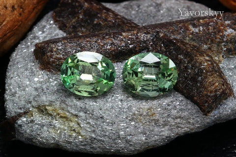 Top view picture of oval kornerupine 2.07 cts matched pair