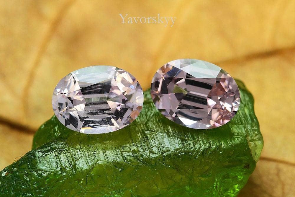 Lavender Spinel 2.77 cts / 2 pcs - Yavorskyy