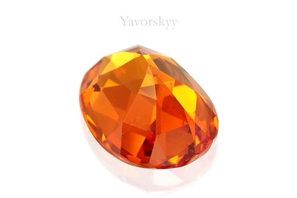 Mandarin garnet oval shape 7.05 cts bottom view photo