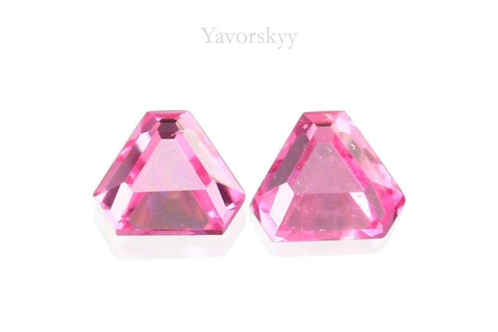 A pair of pink Spinel trillion 0.08carat front view photo