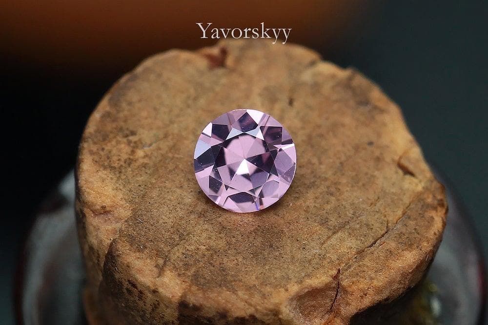 A photo of 0.12 ct pink spinel