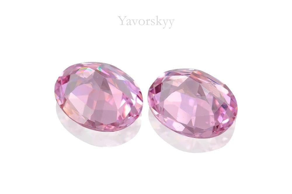 Rose color spinel