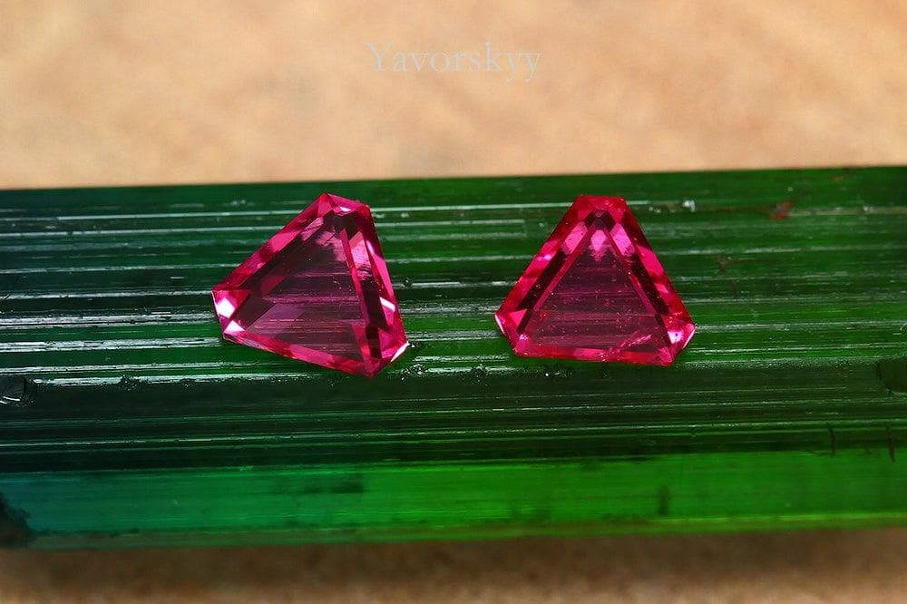 Top view photo of  pinkish-red spinel 0.29 carat pair