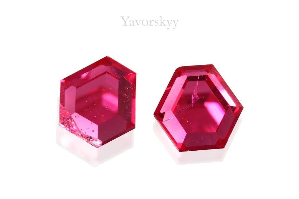 Photo of bottom view of pinkish-red spinel 0.41 ct matched pair