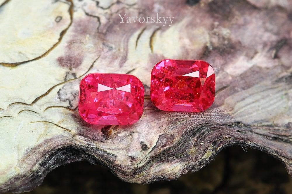 Pinkish-Red Spinel 0.66 ct / 2 pcs - Yavorskyy