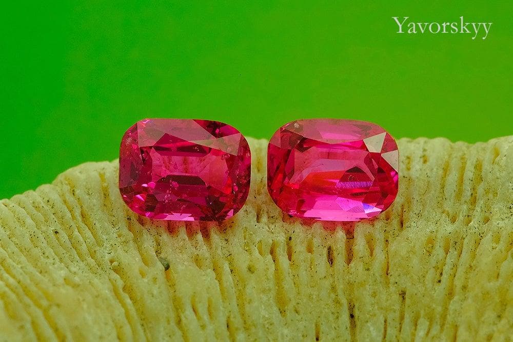 Pinkish-Red Spinel Burma 3.45 cts / 2 pcs - Yavorskyy