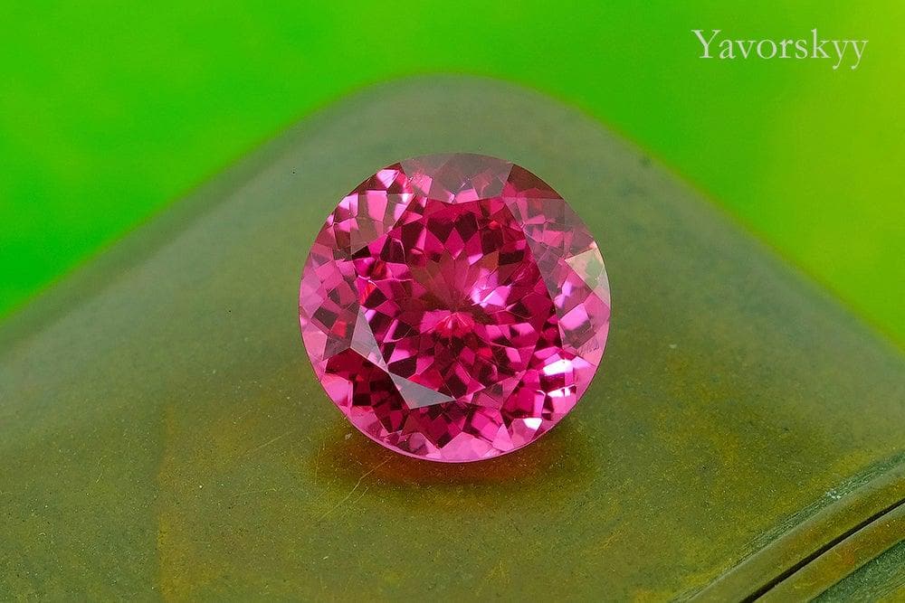 Pinkish-Red Spinel Mahenge 3.14 cts - Yavorskyy