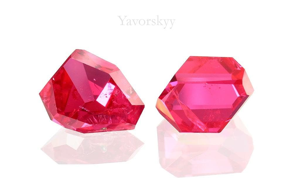 Red spinel gem